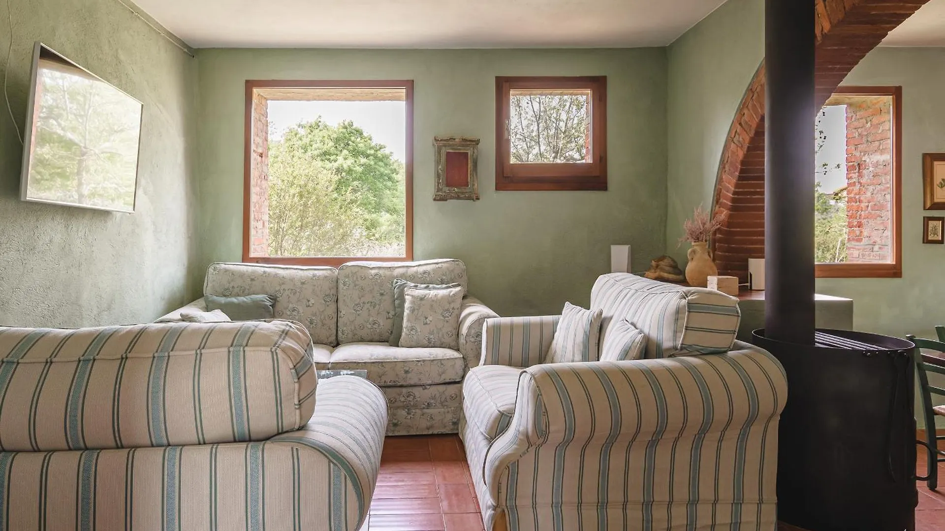 Podere Mencoini, Stylish Villa With Private Pool And Olive Garden Scrofiano