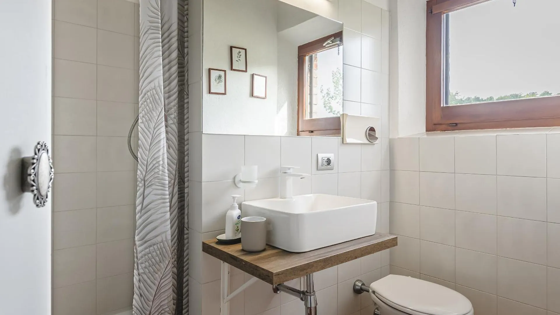 Podere Mencoini, Stylish Villa With Private Pool And Olive Garden Scrofiano